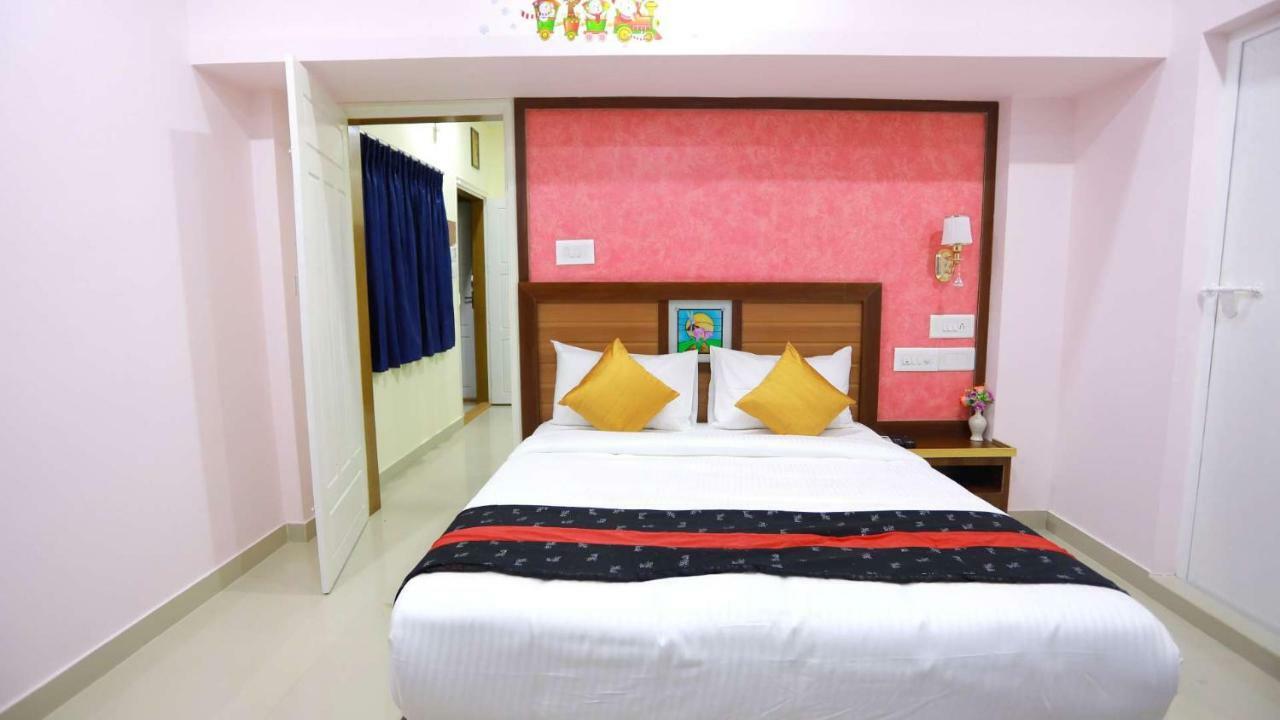 Base9 Cochin Airport Hotel Nedumbassery Buitenkant foto